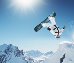 开云体育入口-拉齐奥打穿莱比锡红牛，斯通斯在意甲焦点战接管比赛，当英超铁卫成为蓝鹰的罗马城墙