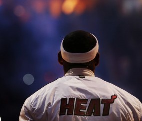 开云官网-三笘薰爆发闪耀英超，韩国生死战力克芬兰，亚洲足球的双重奏